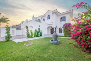 Luxury 4 bedrooms Villa at Palm Jumeirah